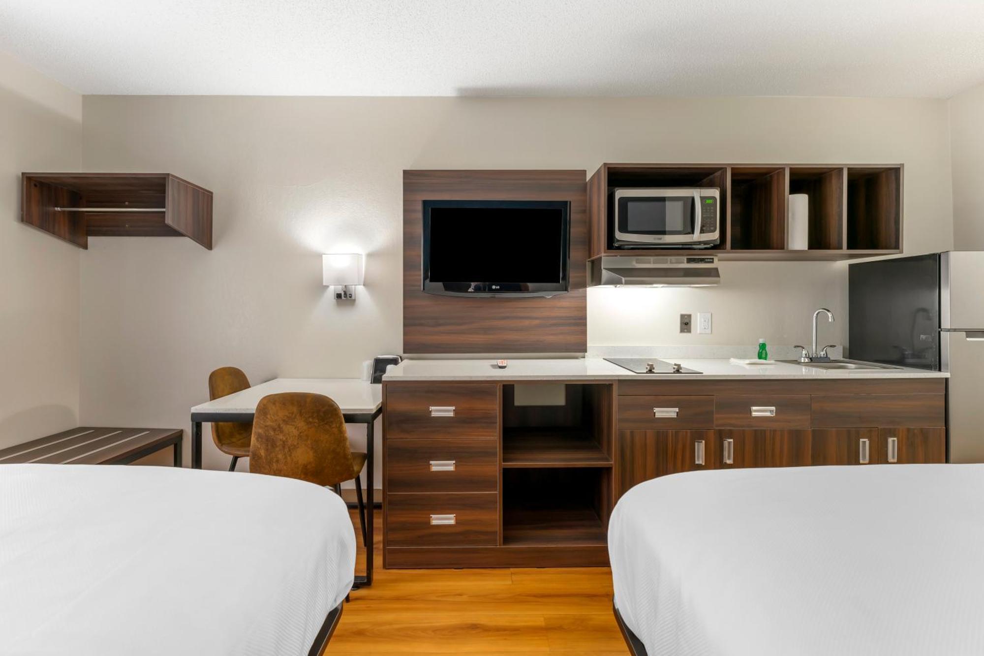 Suburban Lavale - Cumberland Hotel La Vale